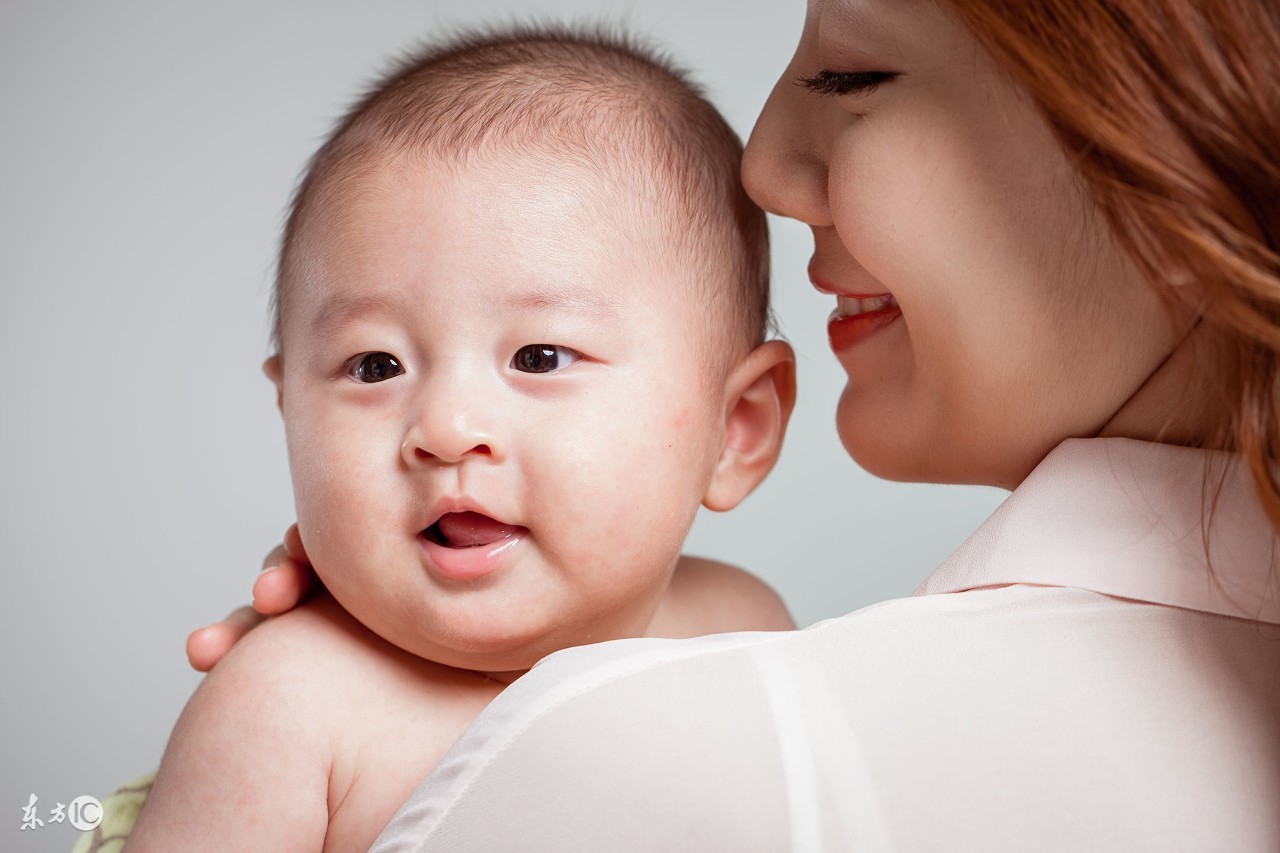 小宝贝大肚皮,端庄可爱小宝贝