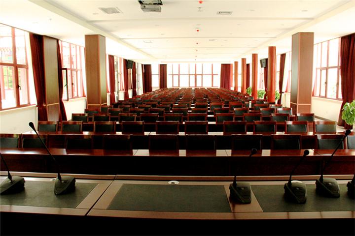 报告老板有几季,报告老板从哪里火的