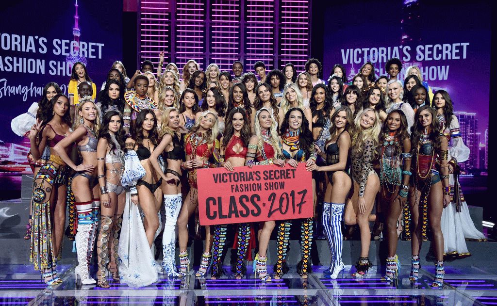 腿细适合的裤子精致,腿细的适合穿什么裤子显腿长