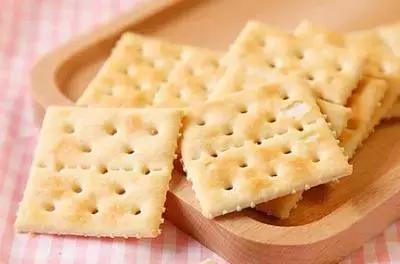 什么饼干适合减肥吃平价,减肥可以吃的饼干有哪些牌子