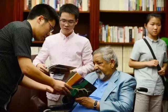 给文学一个乌托邦，闯荡谍战小说江湖那么久的麦家办了家书店