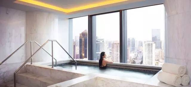 “她”这样被悦游宠爱了：营养餐、精华护理、360度造型服务、艺术中心畅游