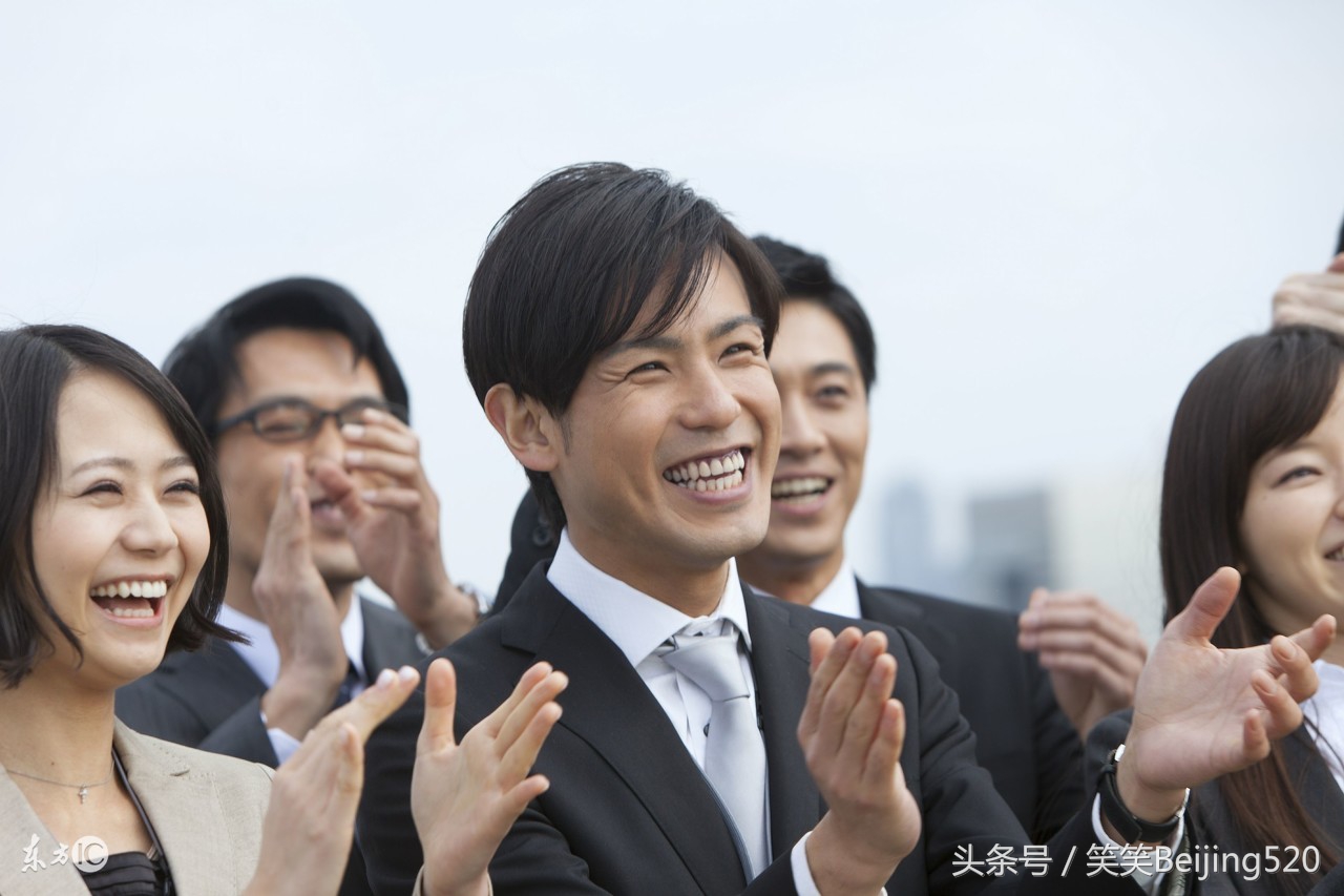 教你追女生的五个小捷径,追女孩绝招长期送小礼物不花大钱