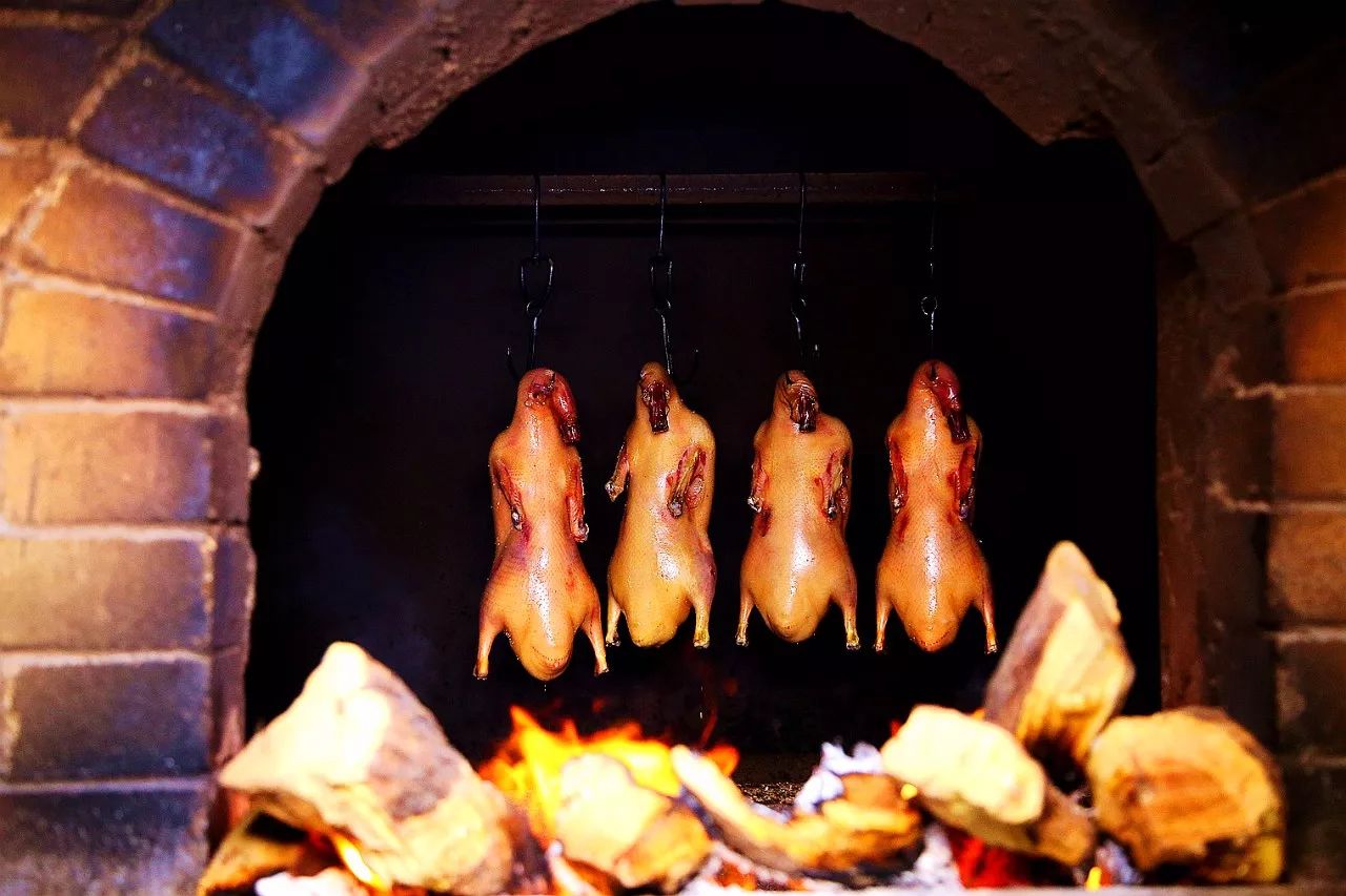 一年卖200w只老北京烤鸭店,烤鸭39年老店