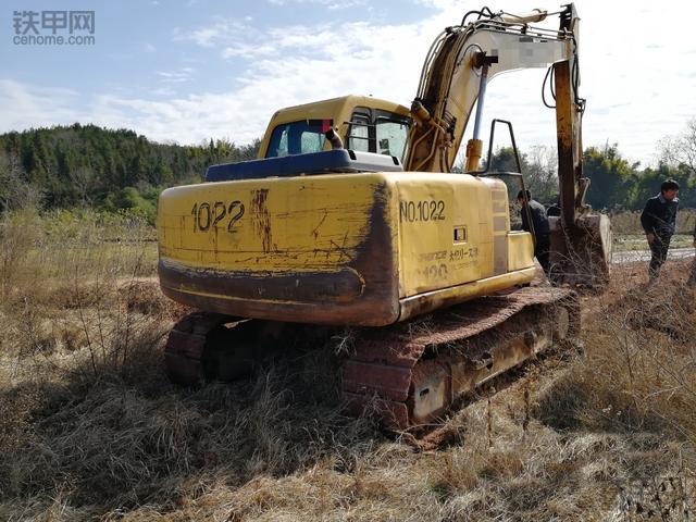 为什么广东人喜欢老雅阁,怎样挑选二手小松挖掘机