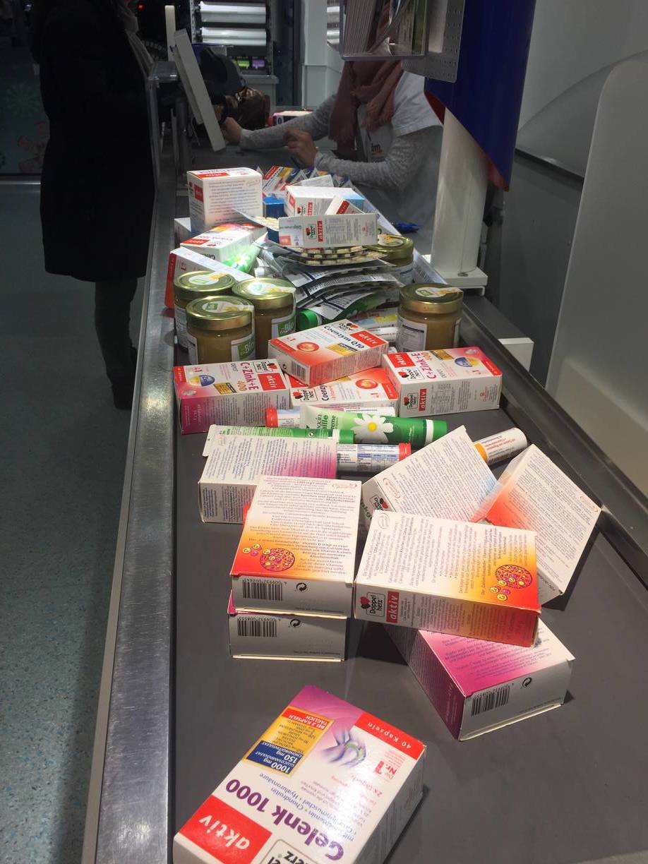 昨天看《明星大侦探》，发现鬼鬼手里的东西不寻常