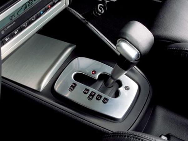 车子故障开不动了怎么救援,汽车抛锚小故障怎么消除