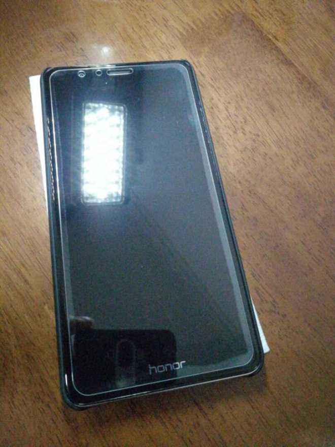 有2.5d玻璃的手机需要贴膜吗,2.5d曲面玻璃手机怎么贴膜