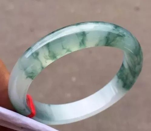 糯种翡翠顶尖叶子,糯种翡翠硬度怎么样啊