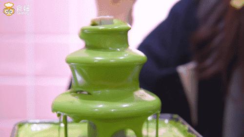 别等下课了，现在就带你去吃抹茶火锅