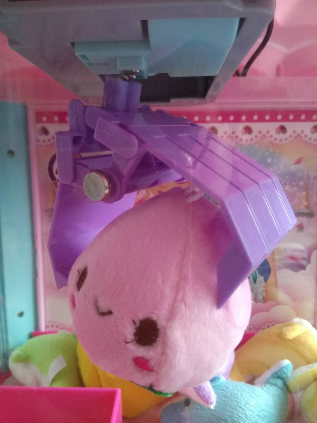 在家抓娃娃是一种怎样的感受呢,在家就能体验真实抓娃娃