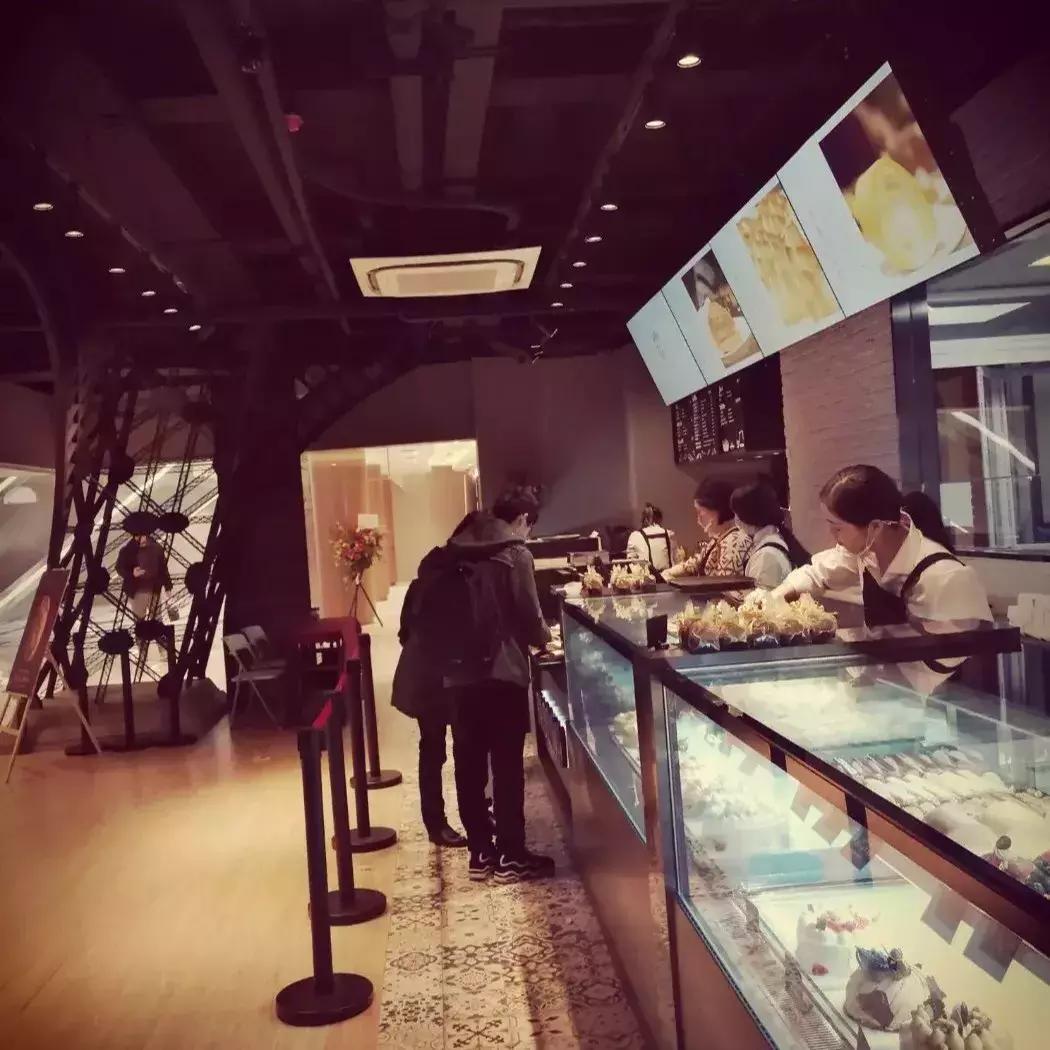 南京西路上高逼格优惠美食轮流来一圈，轻松躲避前任大军