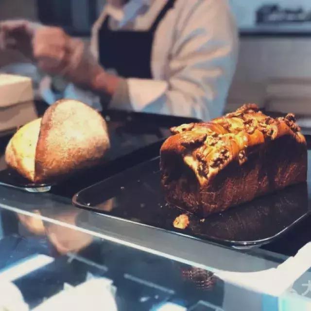 南京西路上高逼格优惠美食轮流来一圈，轻松躲避前任大军