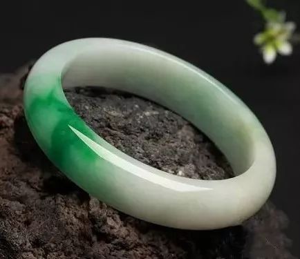 糯种翡翠顶尖叶子,糯种翡翠硬度怎么样啊