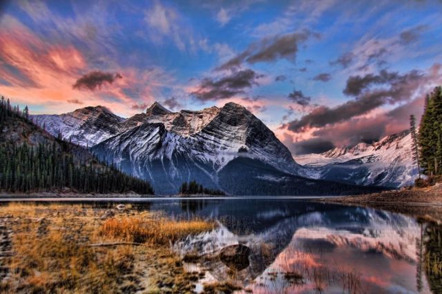 国内自驾帐篷露营地,国内的悬崖绝壁露营地