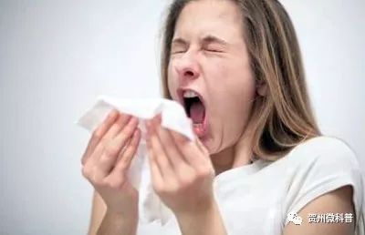 想打喷嚏别忍着，伤了鼓膜划不来！