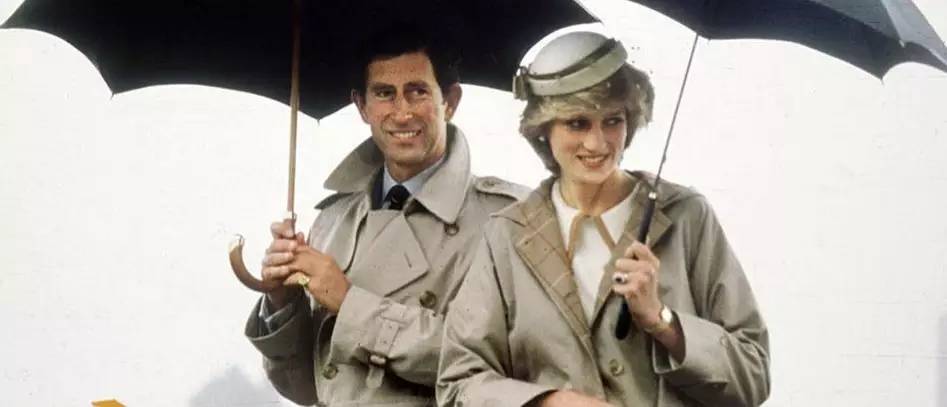 时装周巴黎世家,时装周系列