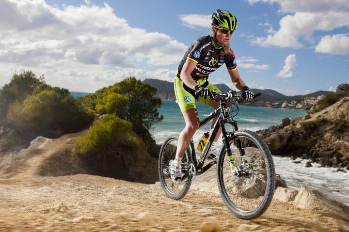 长途骑行手指无力,长途骑行手段疼怎么办