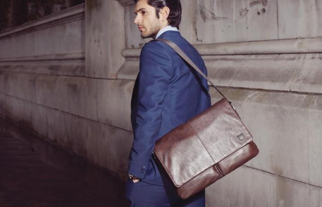 男士气质双肩背包,男生夏日训练背包