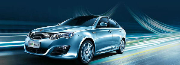 荣威e550油电混动型,荣威混动车e550