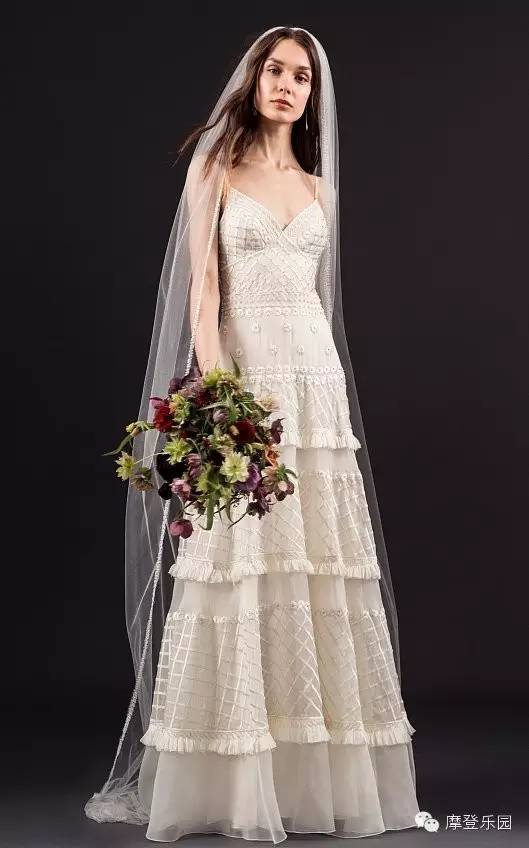 两地办婚礼可以穿两次婚纱吗,婚礼可以穿露脚的婚纱吗