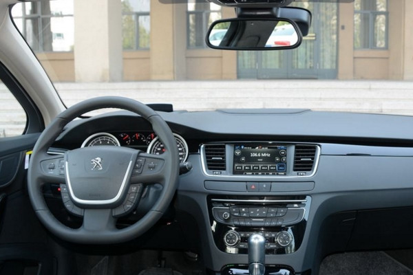 东风标致508配置静态解析搭载1.6T/1.8T汽油发动机