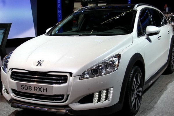 东风标致508配置静态解析搭载1.6T/1.8T汽油发动机