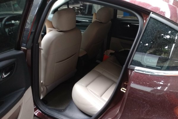 雪铁龙世嘉颜色有几款,雪铁龙世嘉银色好看