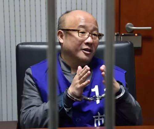 300亿亏损是怎么回事,300亿资金崩盘是真的吗