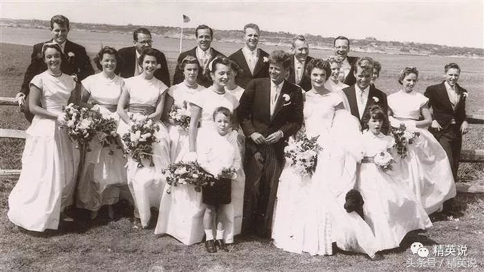 嫁给总统却目睹丈夫被杀，嫁给首富再度守寡，涅槃后的她更传奇