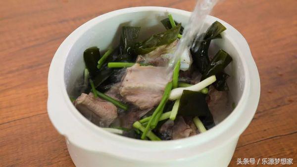 海带龙骨汤可以隔水炖吗,猪脚黄豆海带隔水炖