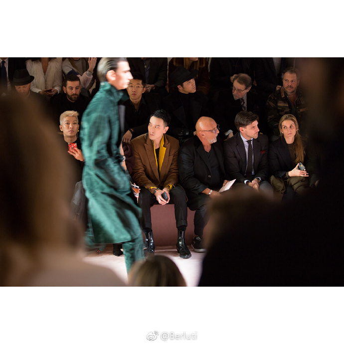 刘昊然青涩潘玮柏尴尬吴建豪乱穿衣？｜2018秋冬米兰男装周成绩单