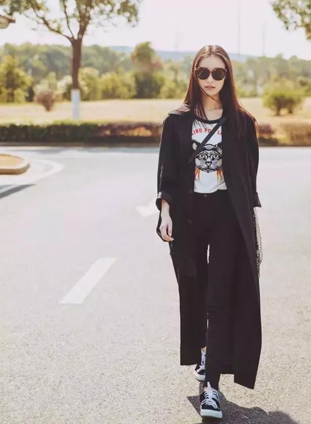 杨幂和热巴穿同款连衣裙,从杨幂赵丽颖到热巴肖战