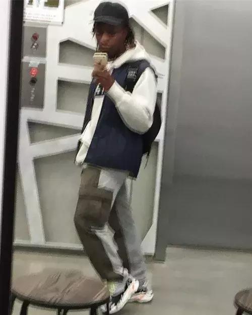 耐克大战侃爷领衔的阿迪，老爹鞋你选哪一双？