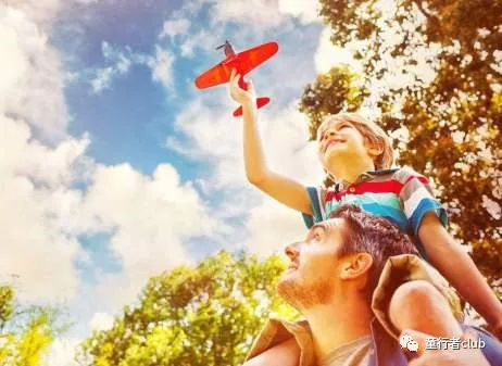 孩子不爱外出整天宅在家里怎么办,自闭症儿童不愿意出去玩怎么办