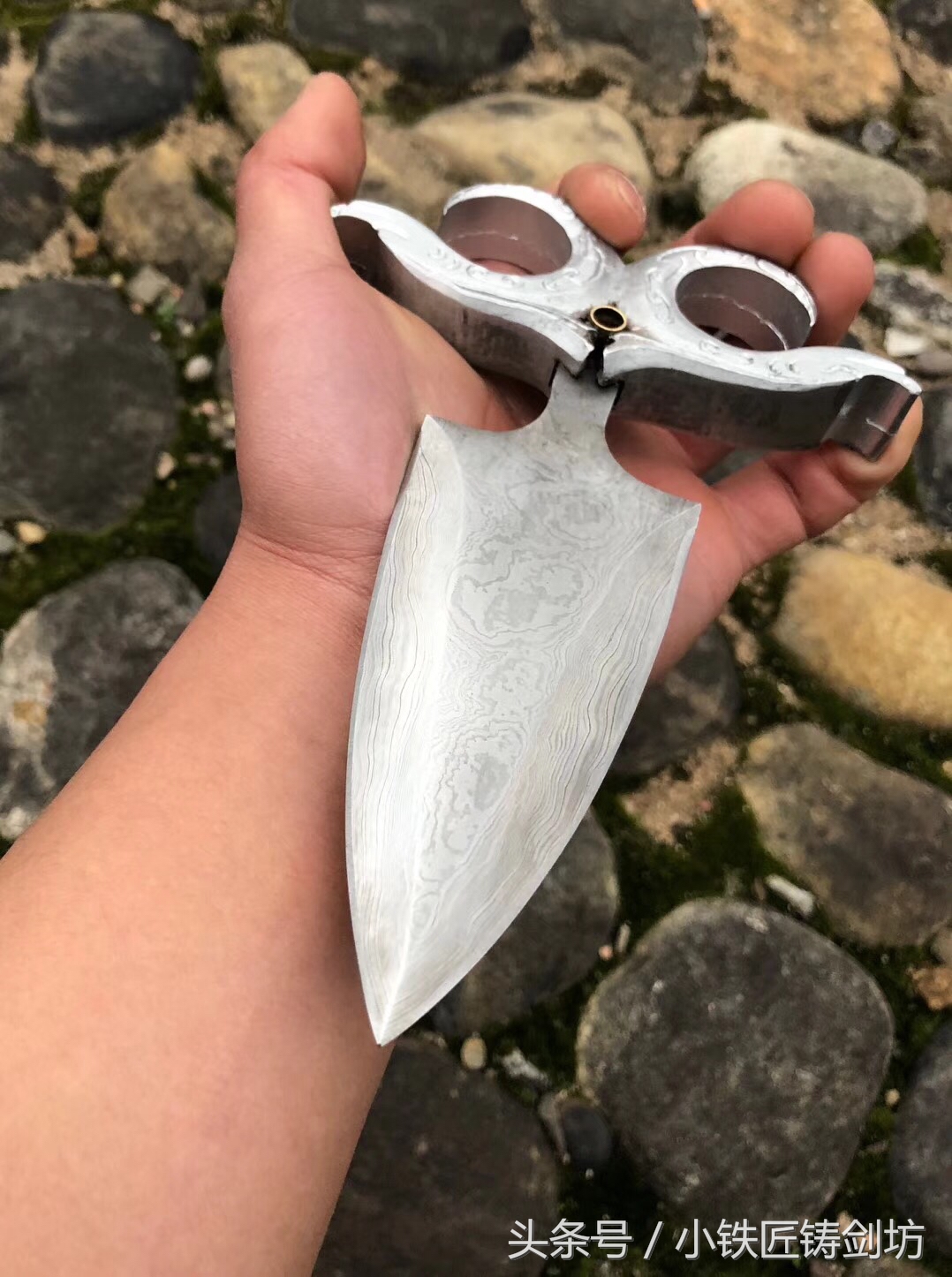 百炼花纹钢刀淬火,百炼云纹钢手刀