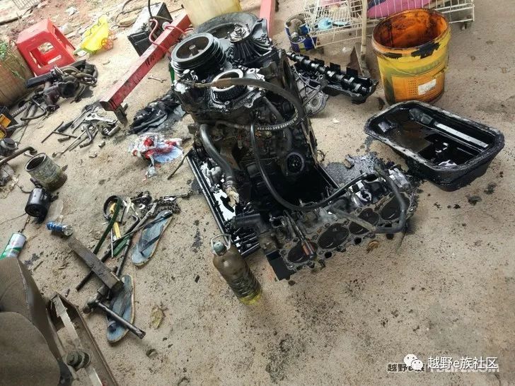 奇兵改帕杰罗发动机超选四驱,黑金刚改装新款帕杰罗内饰