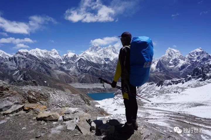 当你还在为生活抱怨,当你还在抱怨生活不易的时候