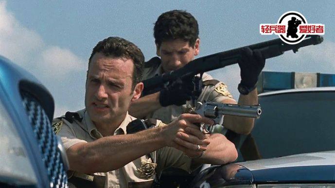 丧尸别跑！《行尸走肉》里那些“对抗丧尸”的终极*器武**（第一季）