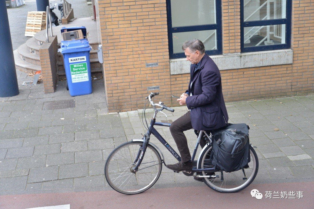 奶叔带你逛荷兰之荷兰的自行车啊，跟中国不是一个物种