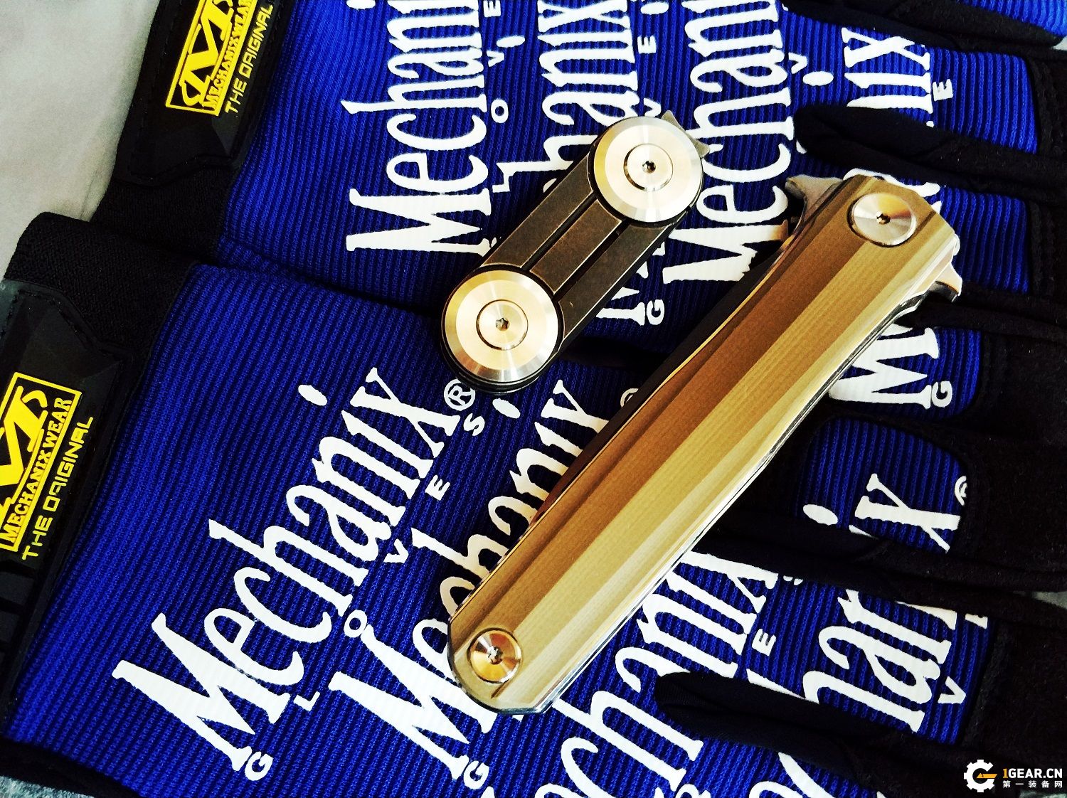 有没有一款双刃刀具，既是*刀折**，又能兼具捅刺和切削的优点呢？