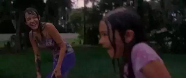 R级儿童片！抽烟喝酒纹身出*身卖**体，但她依然是好妈妈