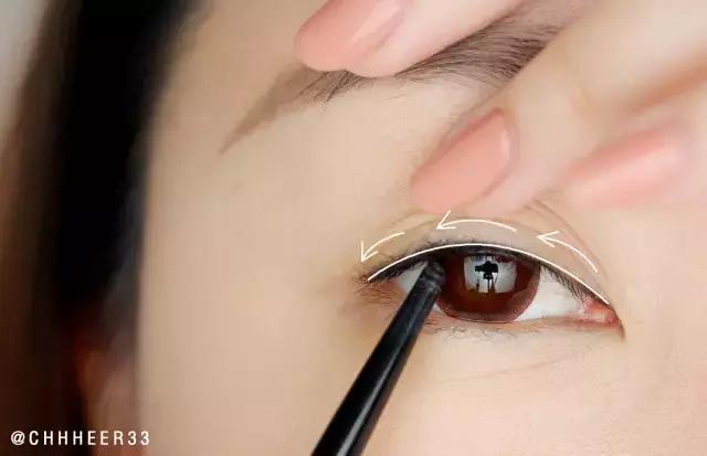 一支眼线笔如何搞定不明显眼妆,只有一支眼线笔怎么画