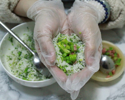 橄榄油西兰花沙拉,虾西兰花饭团的做法