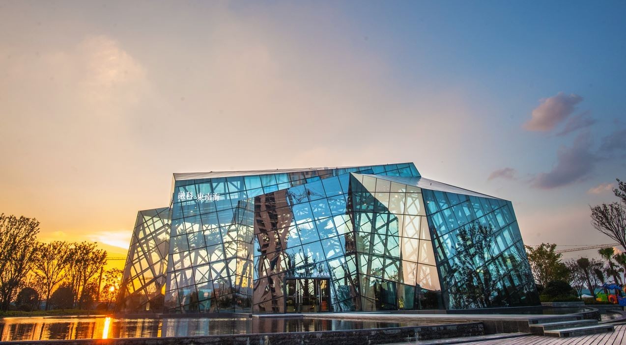 有个处女座工科男，想把《LonlyPlanet》搬到家门口，杭州人用5年才理解了他