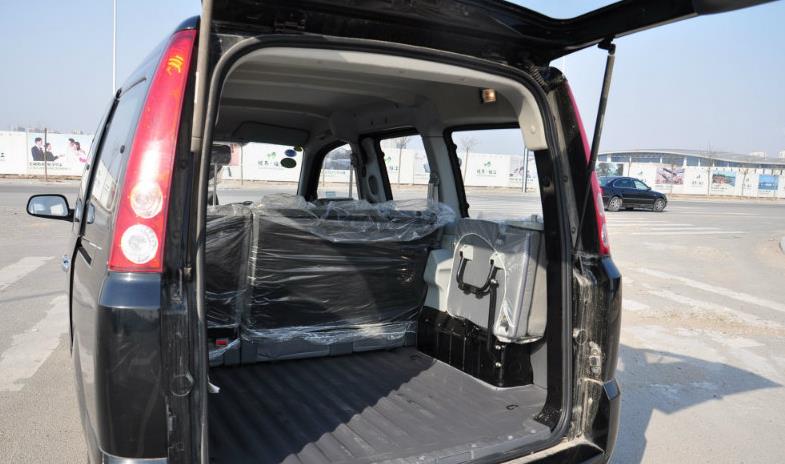 5万左右的七座纯电mpv,搭载2.5升v6发动机mpv