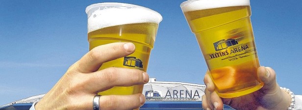 拜仁夺冠庆祝啤酒是什么,拜仁慕尼黑夺冠啤酒浴