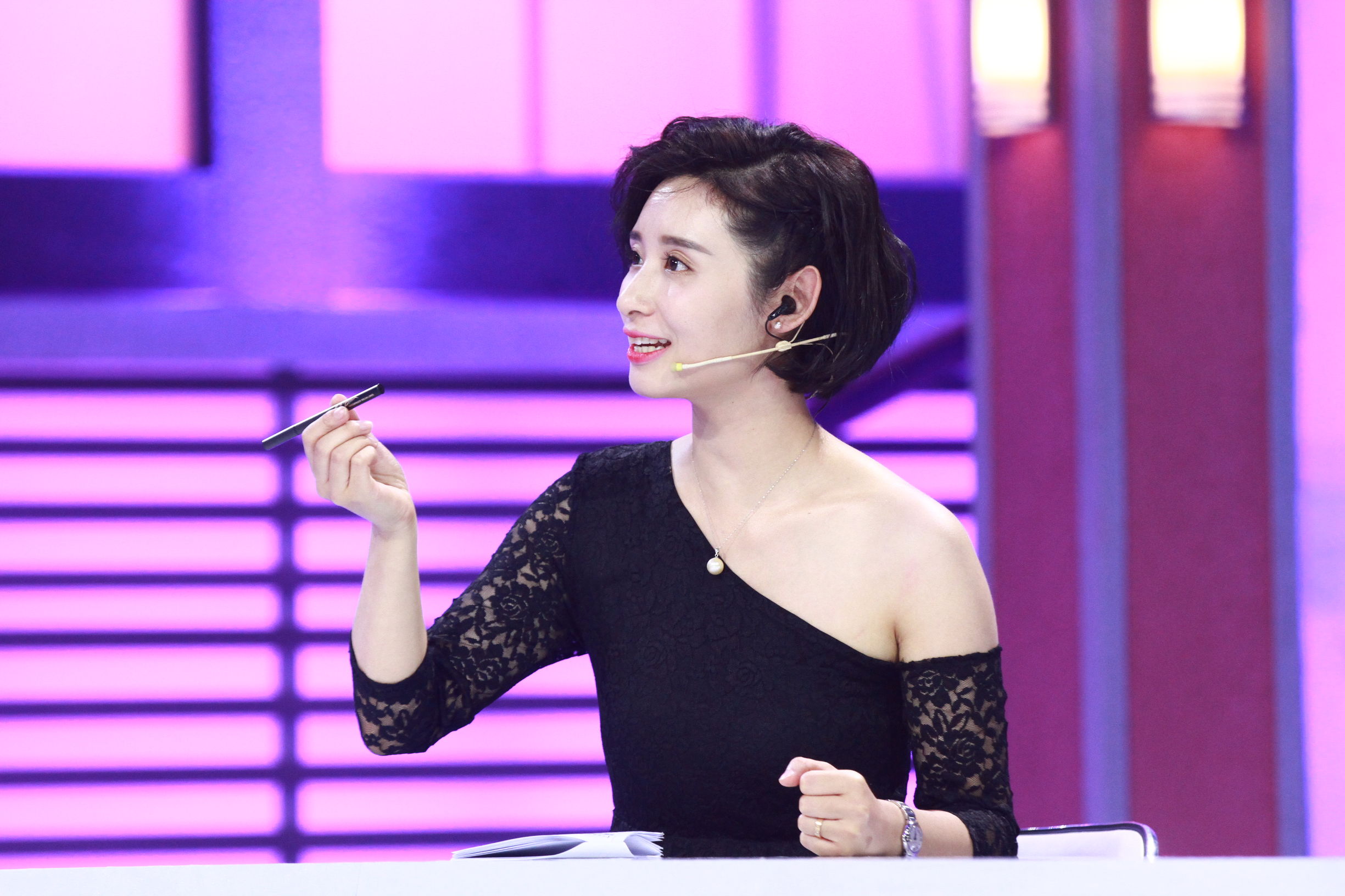 韩国女明星妆,clio珂莱欧眼线