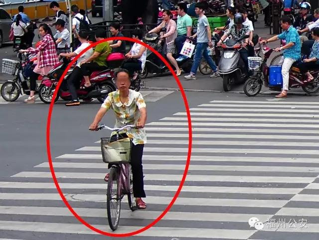 福州闯红灯多久能查出来,福州市十字路口红绿灯抓拍