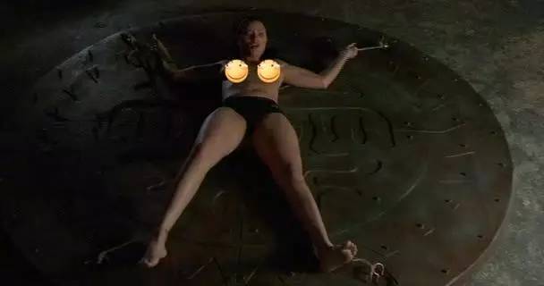 夭寿啊，章鱼上岸进化触手怪凌辱美少女啦！还好有dick警官~